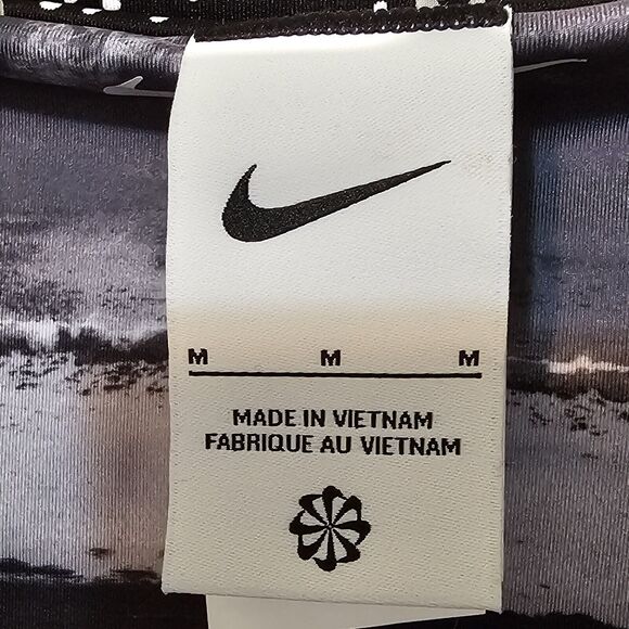 Nike Women's Adventure Reversible High Waist Cheeky Bottom in Black Medium - Picture 9 of 9